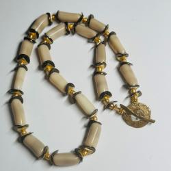 Horn necklace by Martha Boles