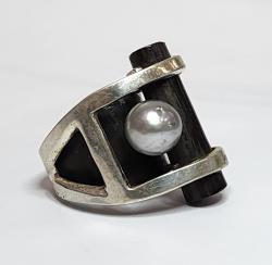 Ebony and Tahitian Pearl Ring Size 6 by Fred Tate