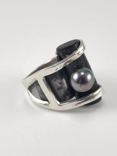 Sterling Silver and Black Pearl Ring Size 8 by Fred Tate